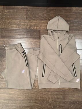 Zara Beige/Taupe Hooded Zip Sweatshirt and Joggers Set